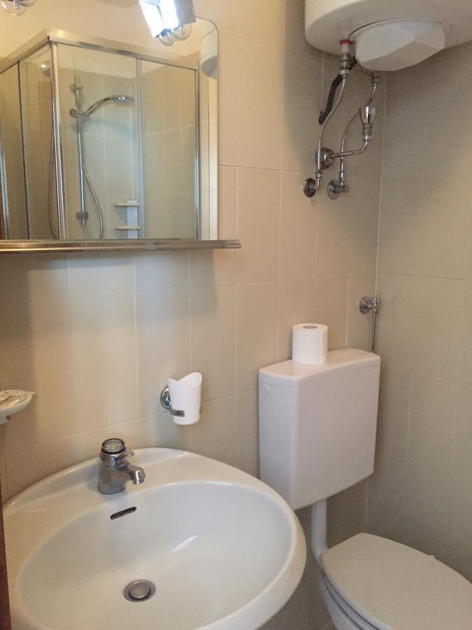 Hotel Fioroni Carate Urio ภายนอก รูปภาพ